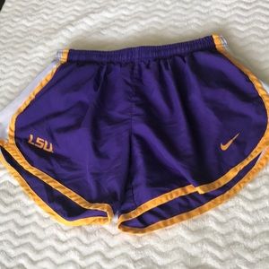 Nike shorts. Youth XL (16)